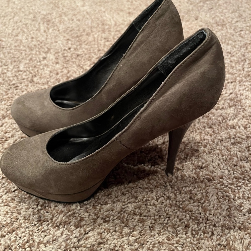 Faux Women's Suede Pumps